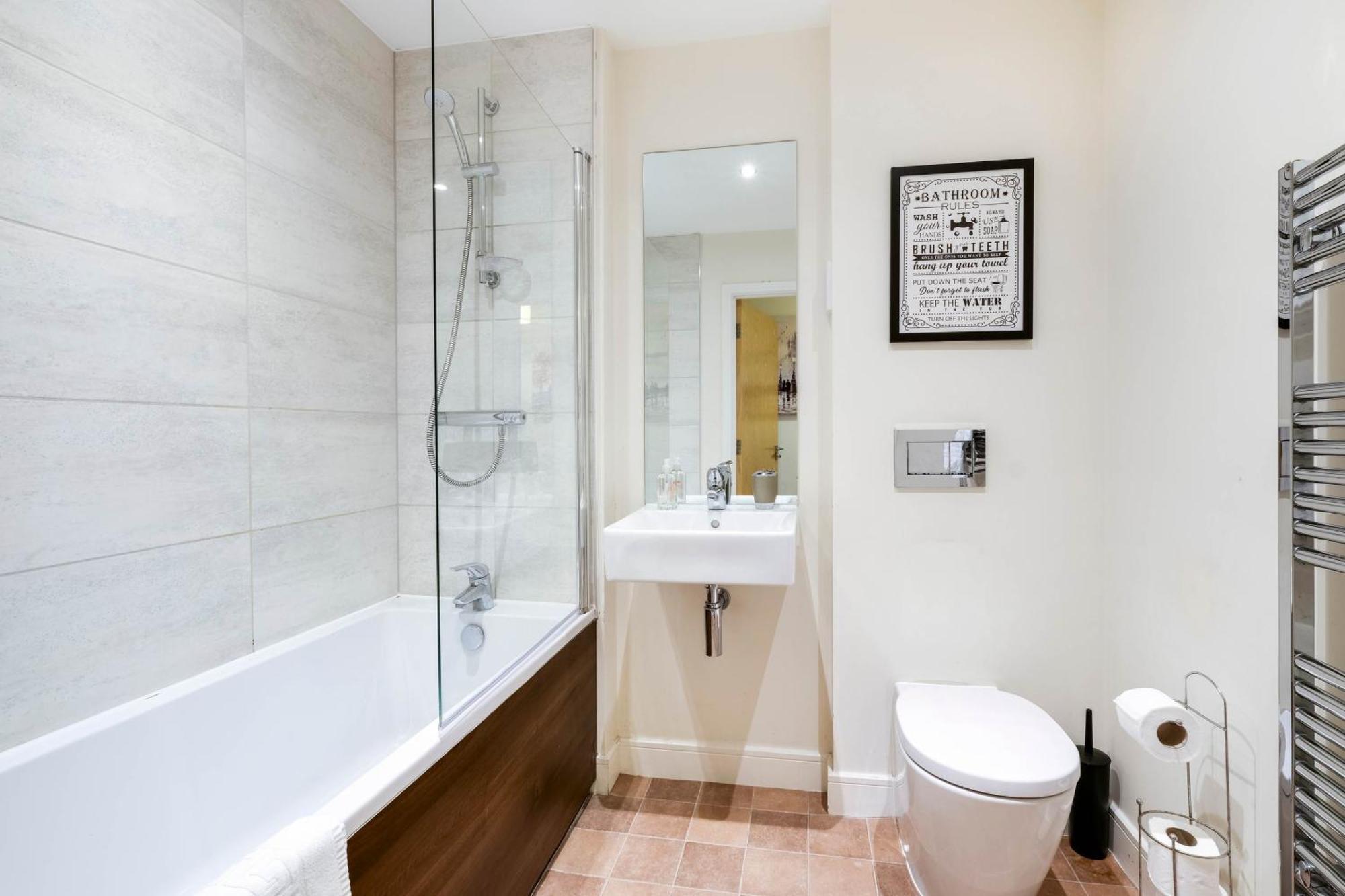 Alder House Serviced Apartment Maidenhead By 360Stays ภายนอก รูปภาพ