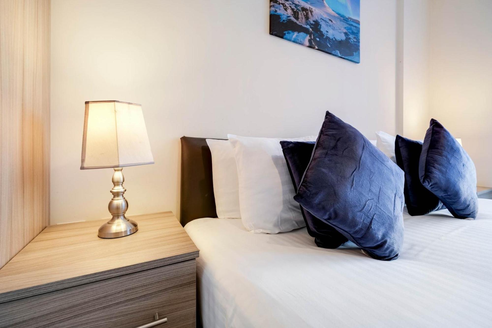 Alder House Serviced Apartment Maidenhead By 360Stays ภายนอก รูปภาพ