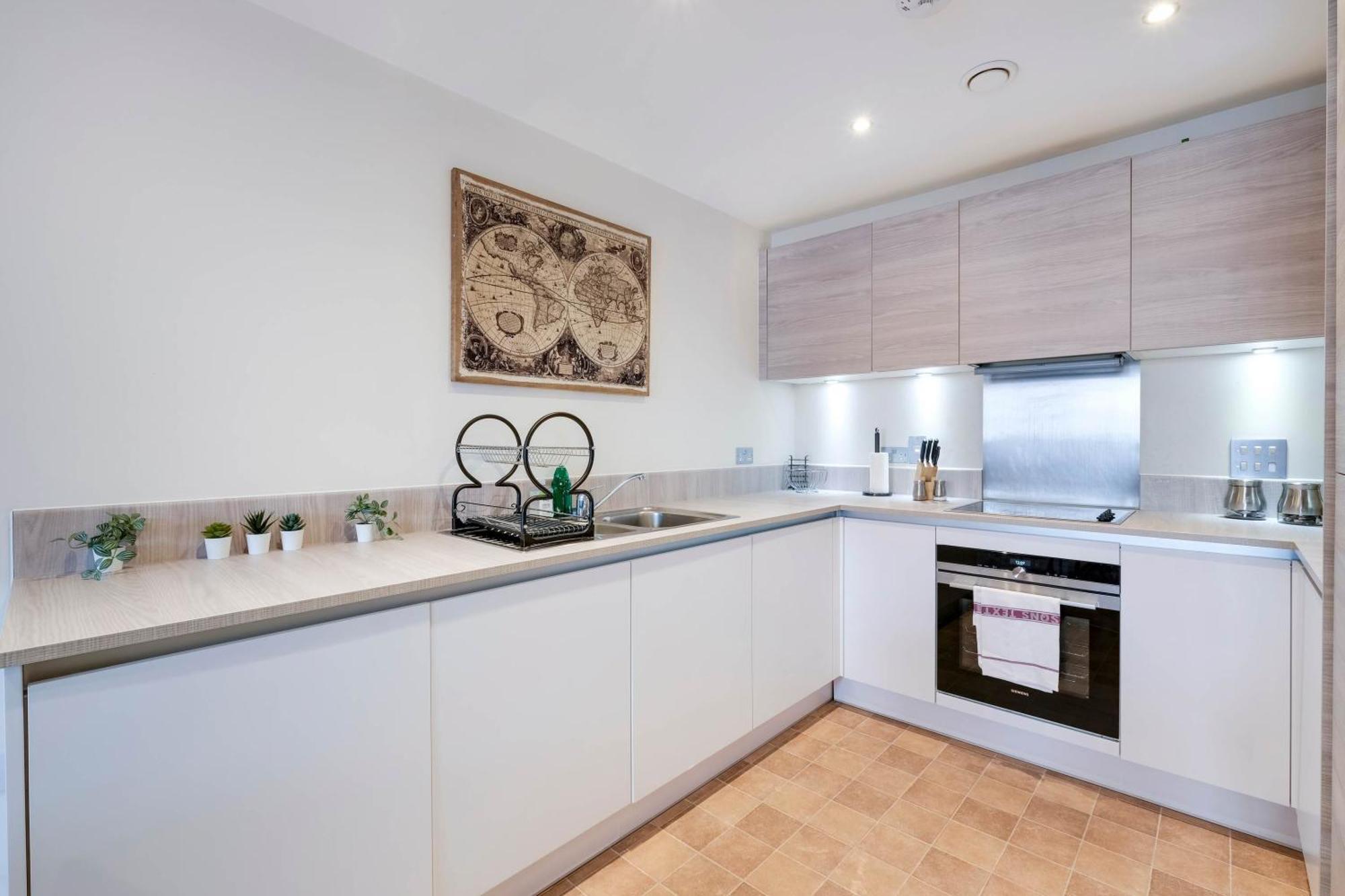 Alder House Serviced Apartment Maidenhead By 360Stays ภายนอก รูปภาพ