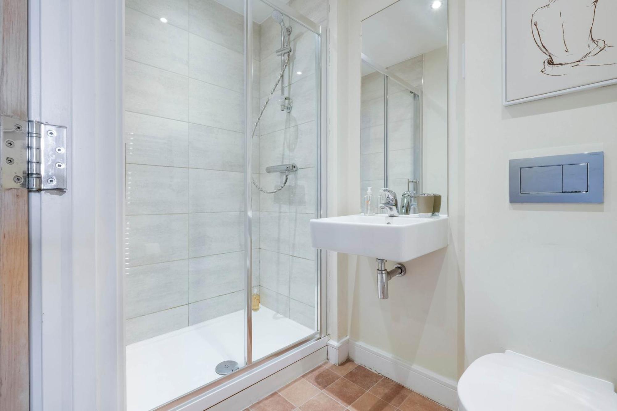 Alder House Serviced Apartment Maidenhead By 360Stays ภายนอก รูปภาพ
