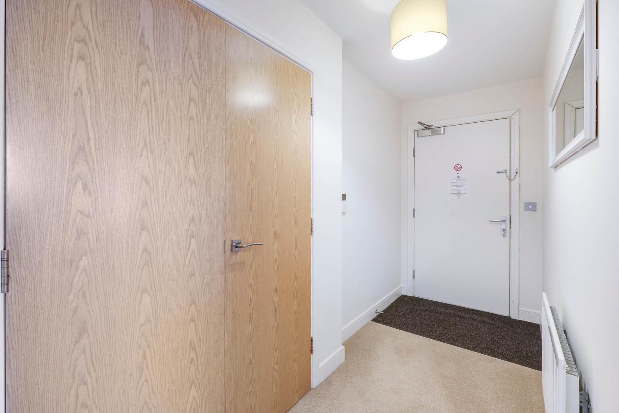 Alder House Serviced Apartment Maidenhead By 360Stays ภายนอก รูปภาพ