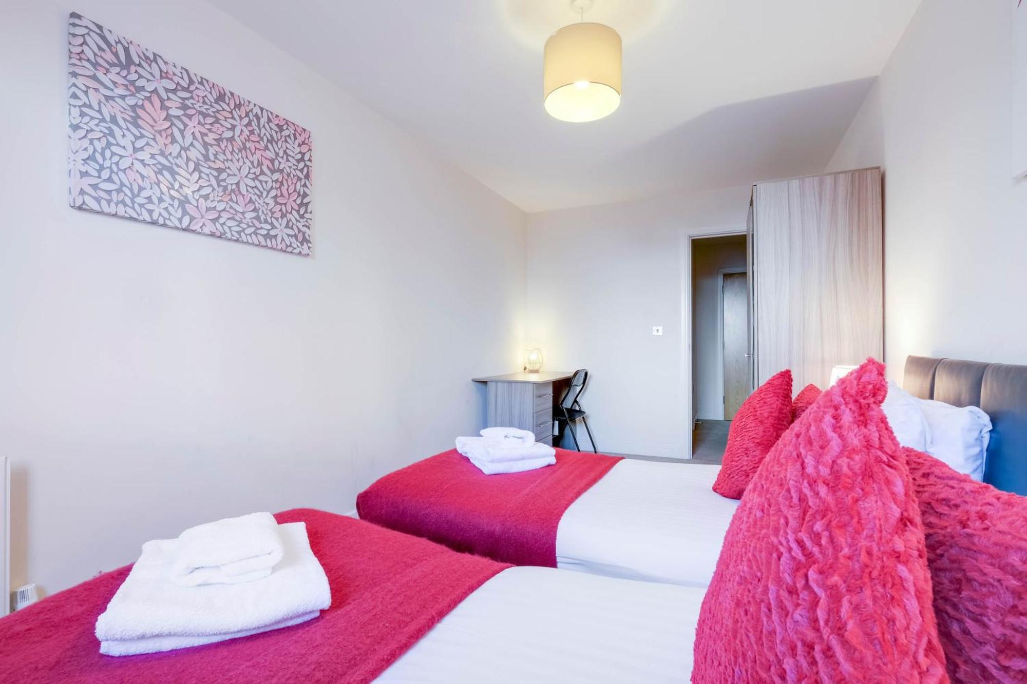 Alder House Serviced Apartment Maidenhead By 360Stays ภายนอก รูปภาพ