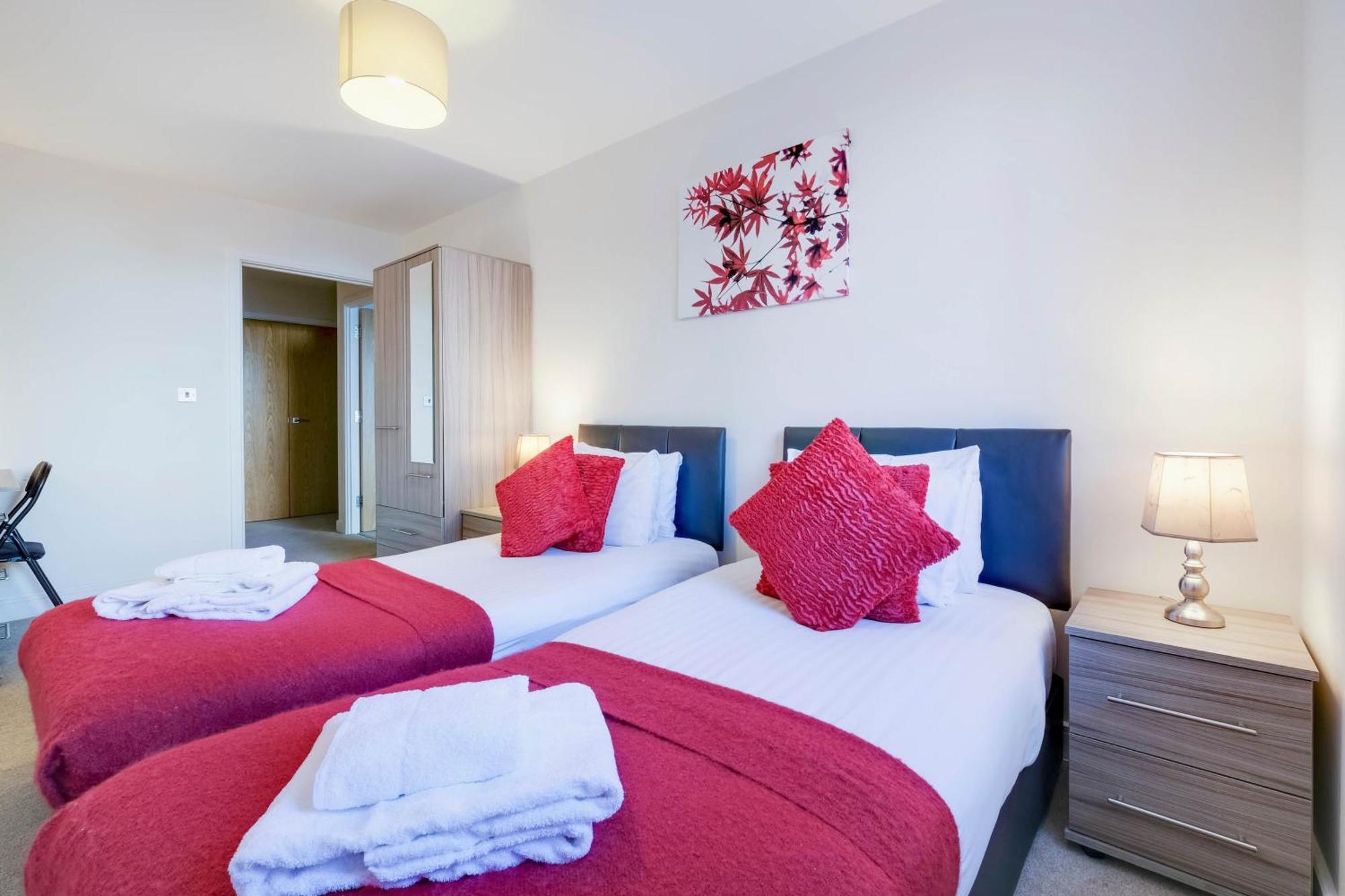 Alder House Serviced Apartment Maidenhead By 360Stays ภายนอก รูปภาพ