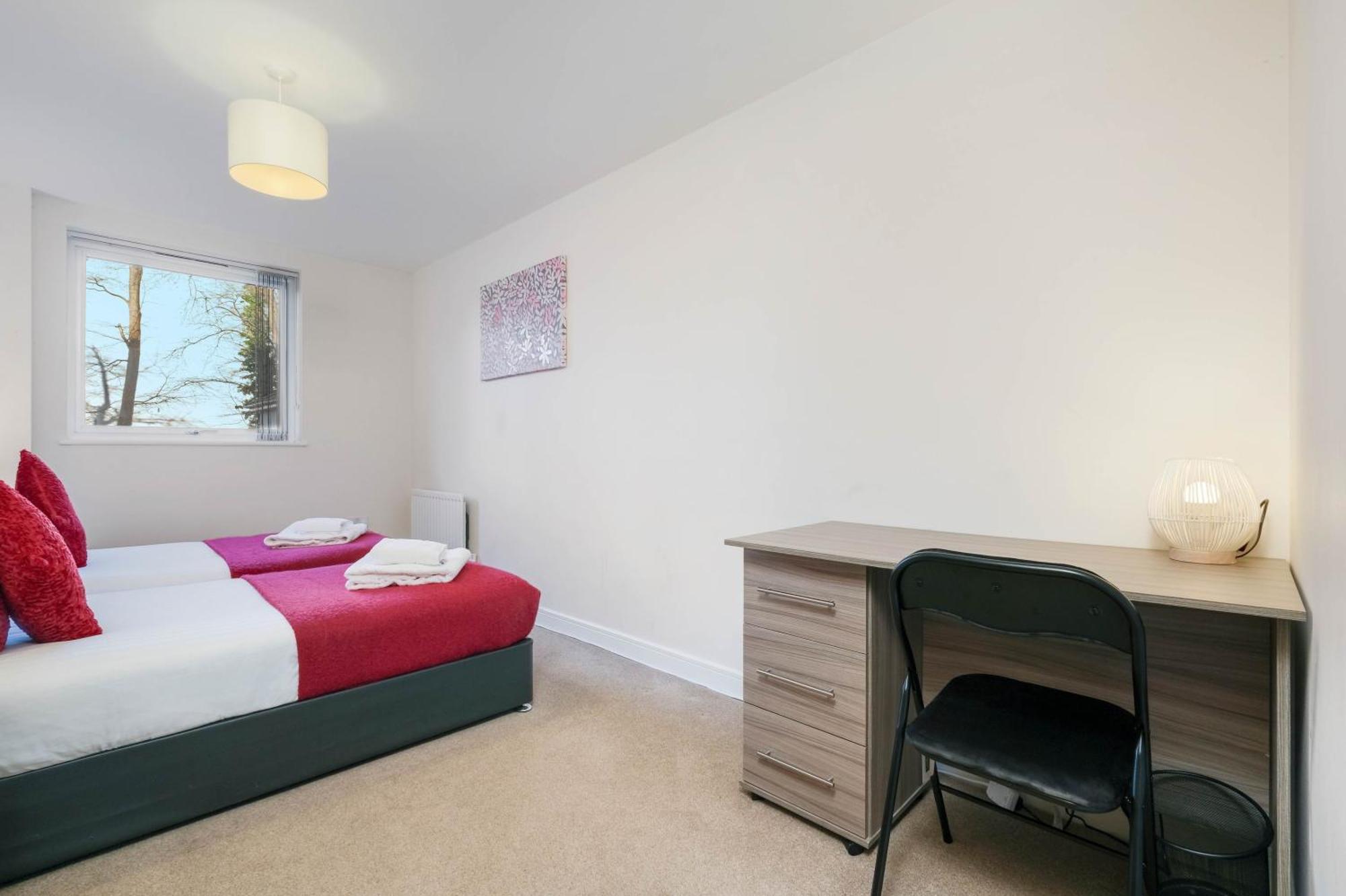 Alder House Serviced Apartment Maidenhead By 360Stays ภายนอก รูปภาพ