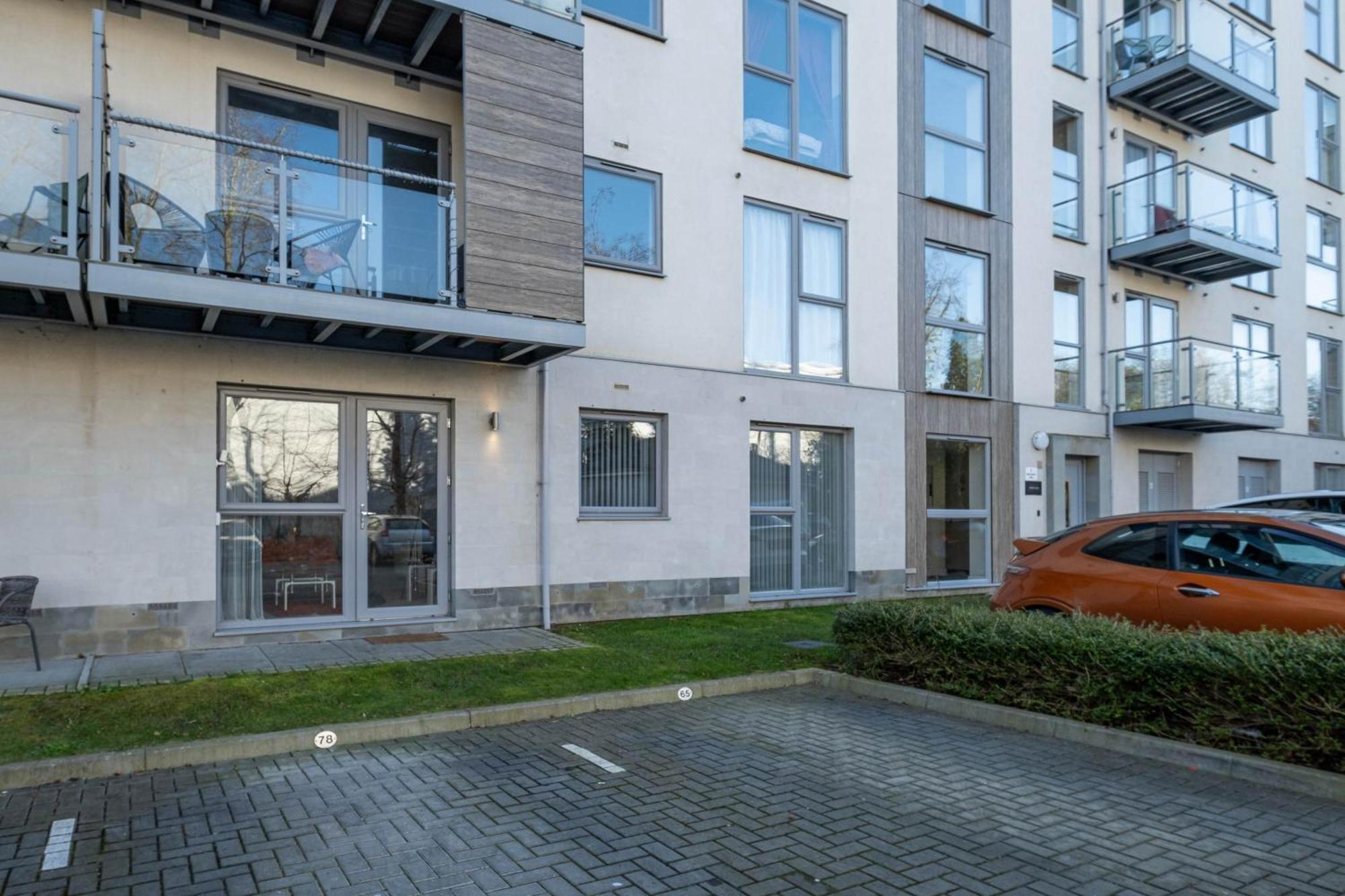 Alder House Serviced Apartment Maidenhead By 360Stays ภายนอก รูปภาพ